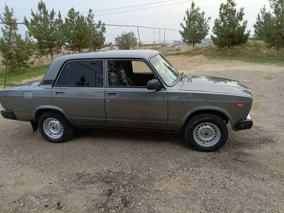 Xolati yaxshi minishga tayyor matorida ozgina ovozi bor ozgina rasxodi