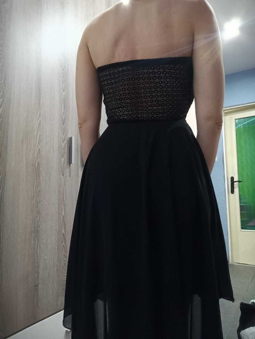 Черна рокля с опашка