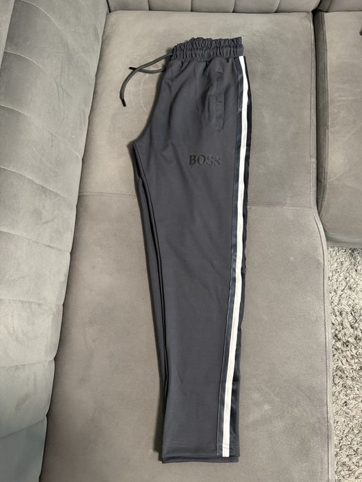 Мъжки сив екип BOSS