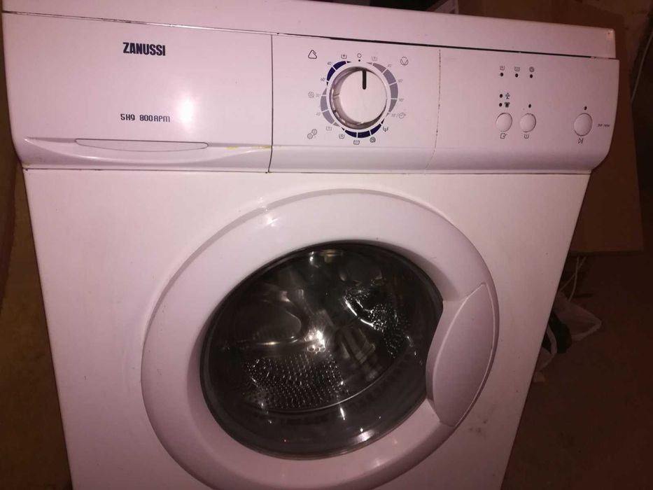Пералня Зануси инвертор работеща запазена