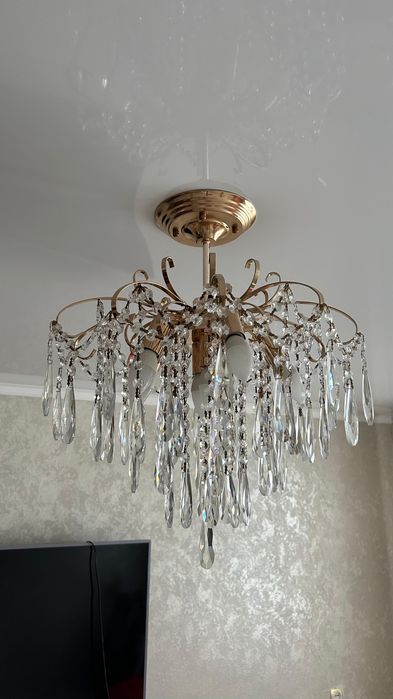 Продам люстры в хорошем состоянии