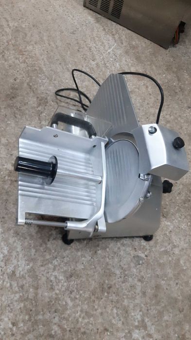 Професионална Колбасорезачка Ф.25