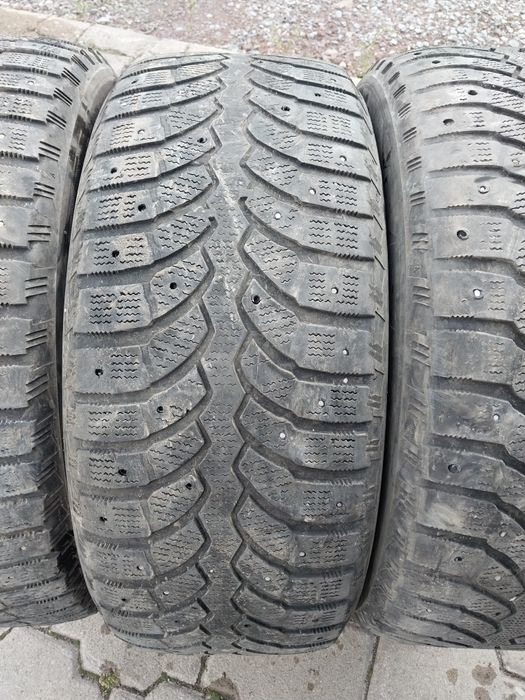 3 шины 235 60 R16 за 20 тысяч.