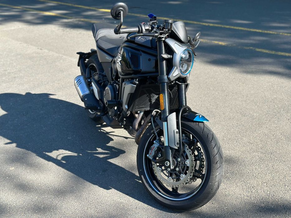 CF Moto CLX 700 Sport an 2023 cu 8000 km