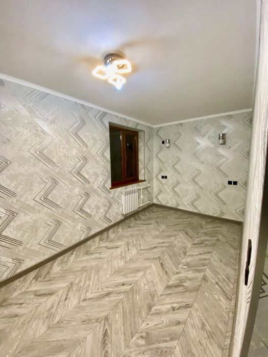 Продаётся 2 ком 1 мкр Октябрь