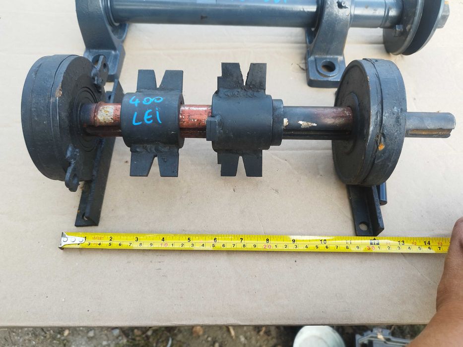 Ax cu rulmenți și lagăr