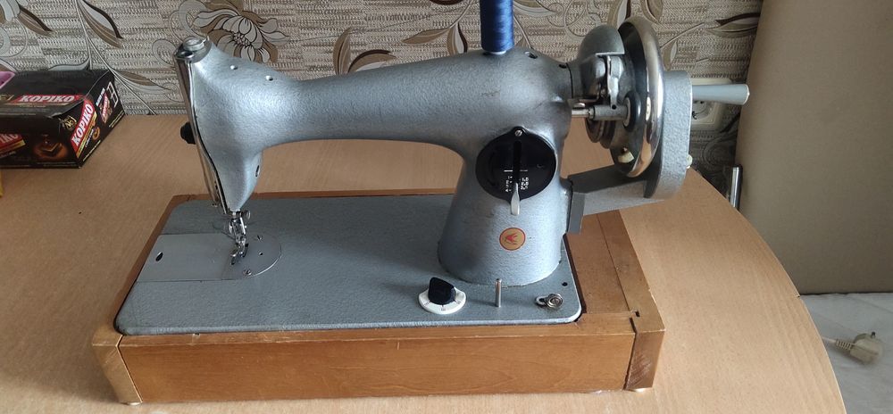 Швейная машинка ручная