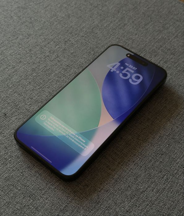 Продавам iPhone 15 Pro Max 1TB в цвят Black Titanium.