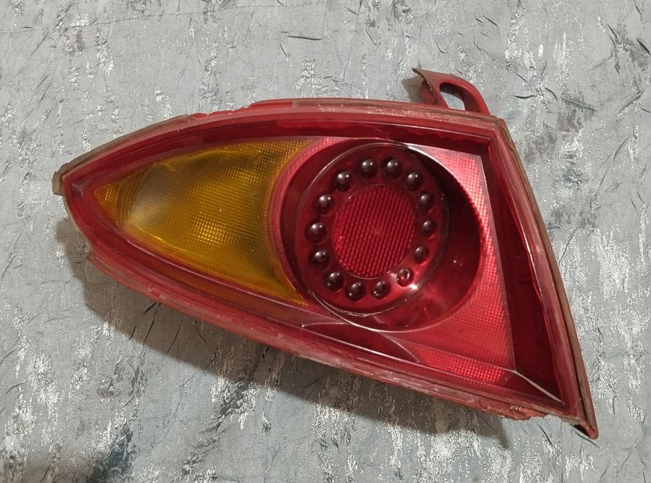 Vând triplă Seat Leon și soclu becuri!