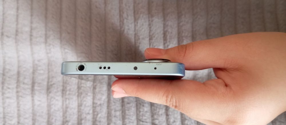 Телефон: Redmi 13