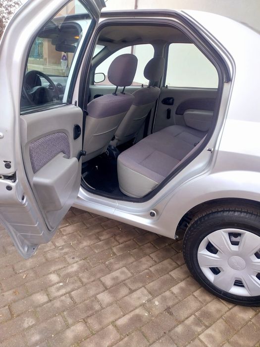 Dacia Logan 1.4 MPI Laureatte