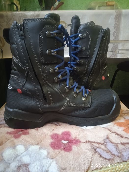 Продам рабочие ботинки