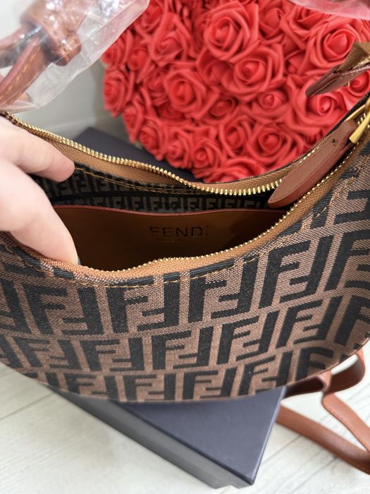 Уникална Fendi чанта