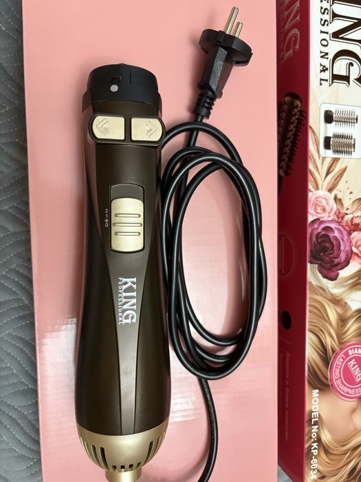 Фен-щетка с вращением