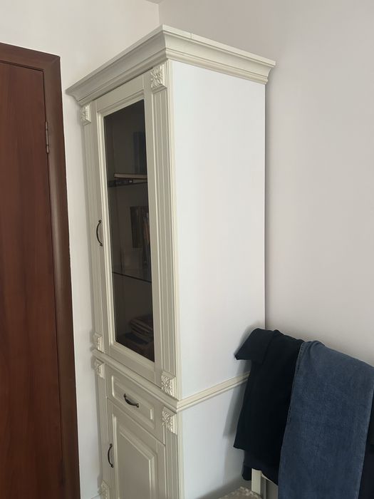 Шкаф буфет (витрина)