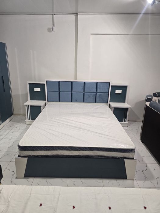 Spalni garnitur vodi boylab dastafka ichida Rassiya laminat