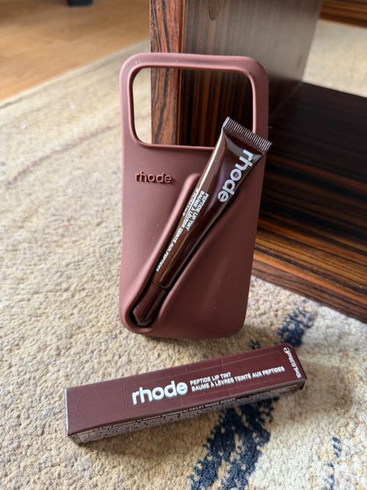Set Rhode Lip Case iPhone 17 Pro si Peptide Lip Tint Espresso 10ml - NOU