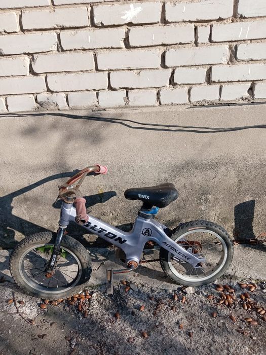 Продам велосипед на возраст 5-7 лет