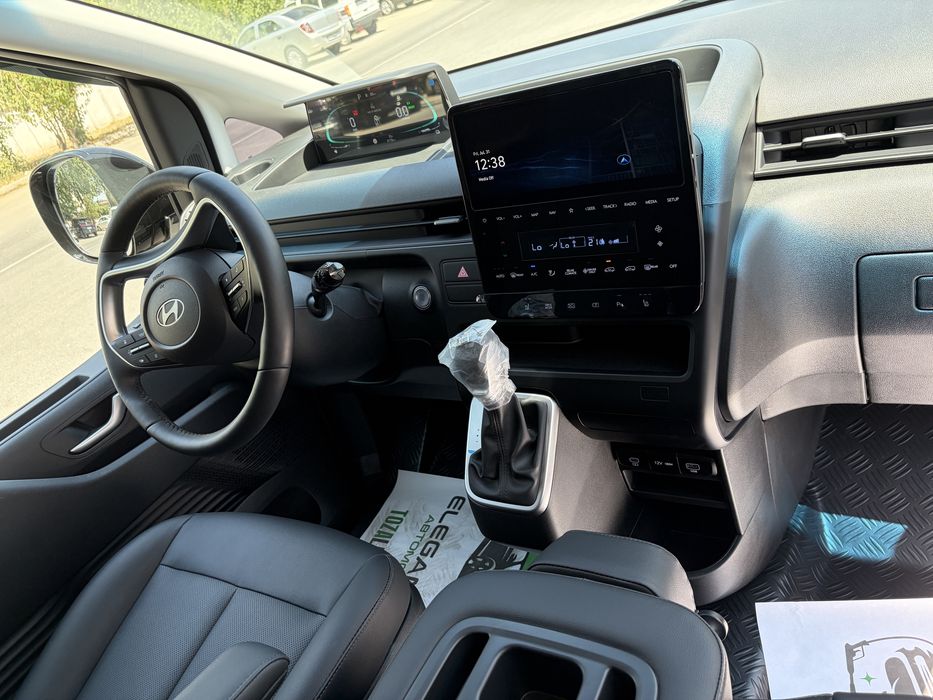 Hyundai Staria Tourer 2025г 11 местная 1.6 Hybrid