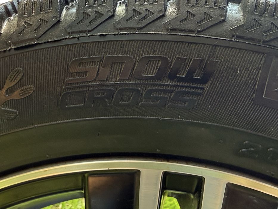 Комплект шины и дисками