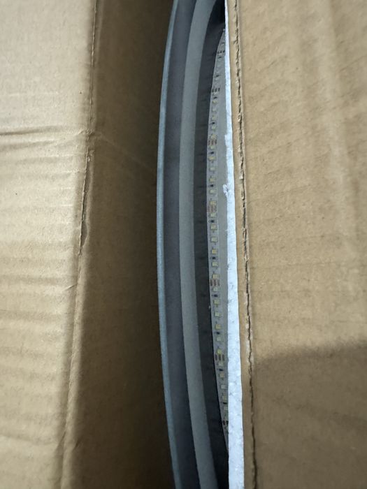 Продам зеркало диаметр 80 см.