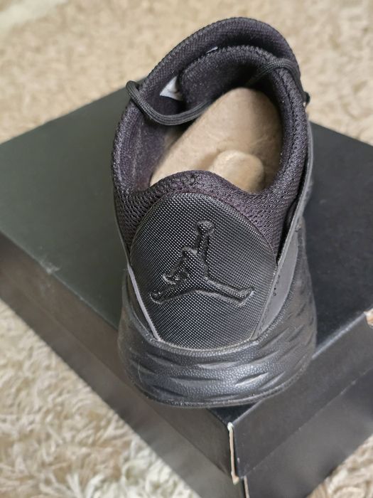 Adidași Jordan Formula 23 low