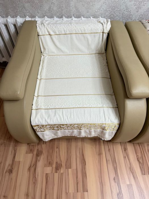 Комплект диван и кресло