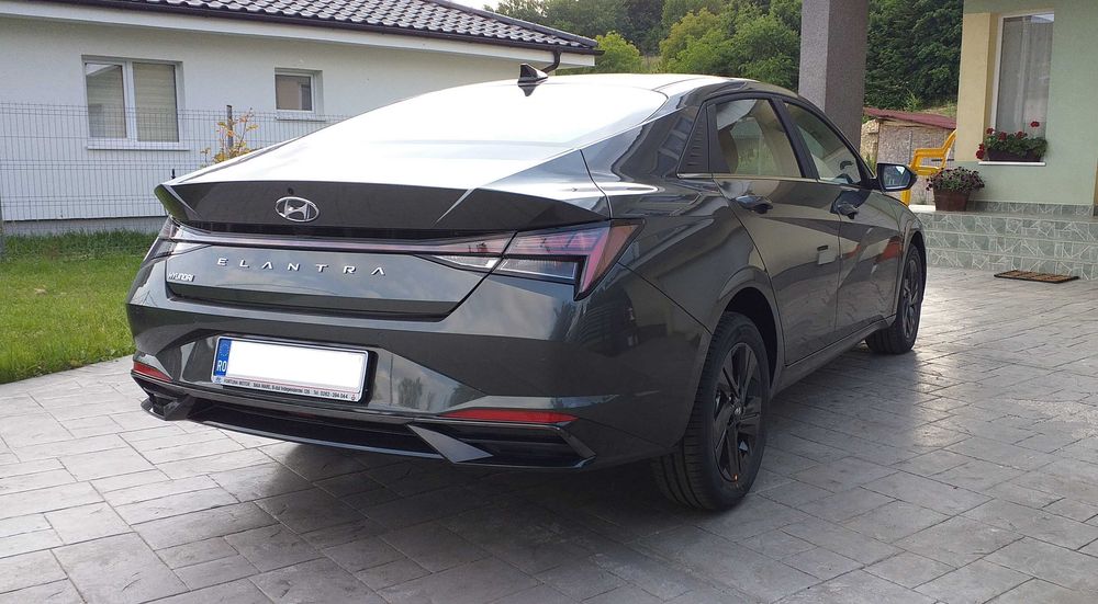 HYUNDAI Elantra 2022 — imagine 2
