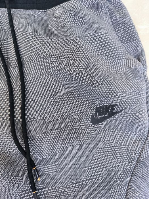 Nike Tech Fleece S размер долнище