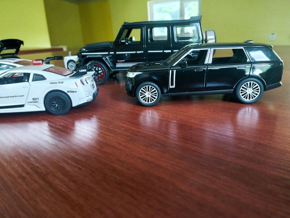 Металлические машинки для коллекции