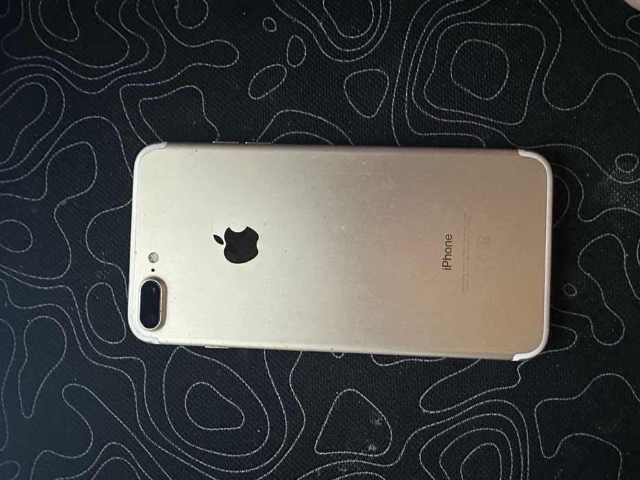 Продам iphone 7+