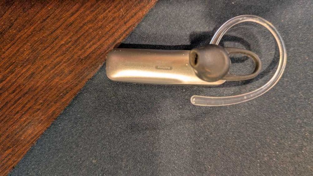 Bluetouth слушалка като нова