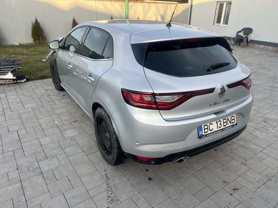 Renault megane 4 1.5dci automat usor avariat