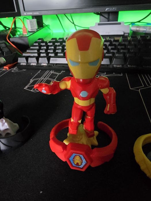 Surpriza Kinder Maxi Editia Marvel 2024