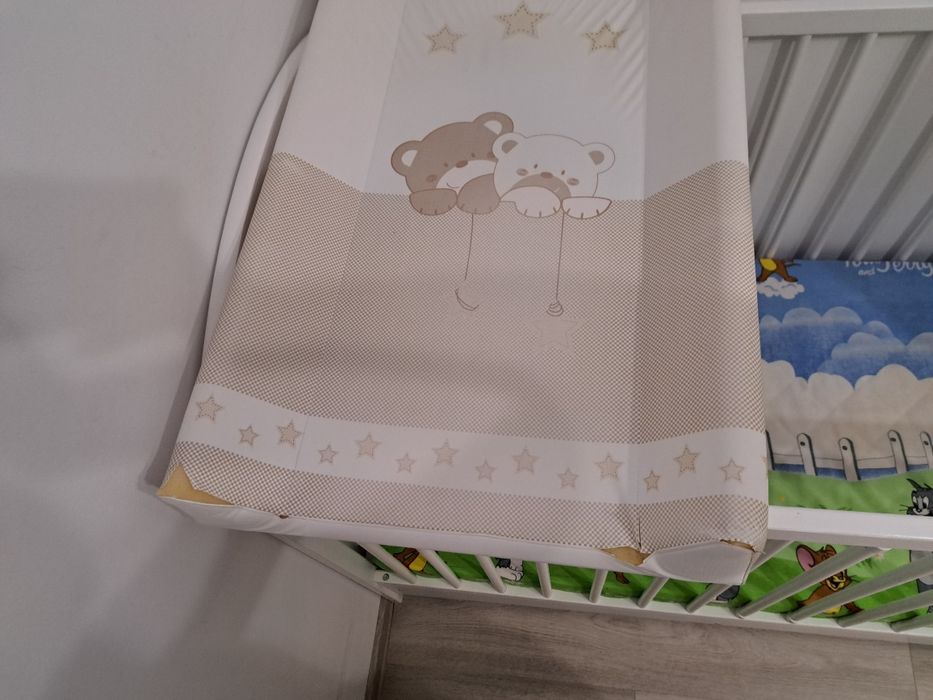 Patut din lemn, alb, cu lada de depozitare