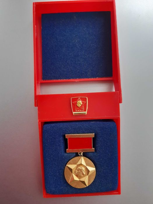 Медал Соц. Награден знак ДКМС