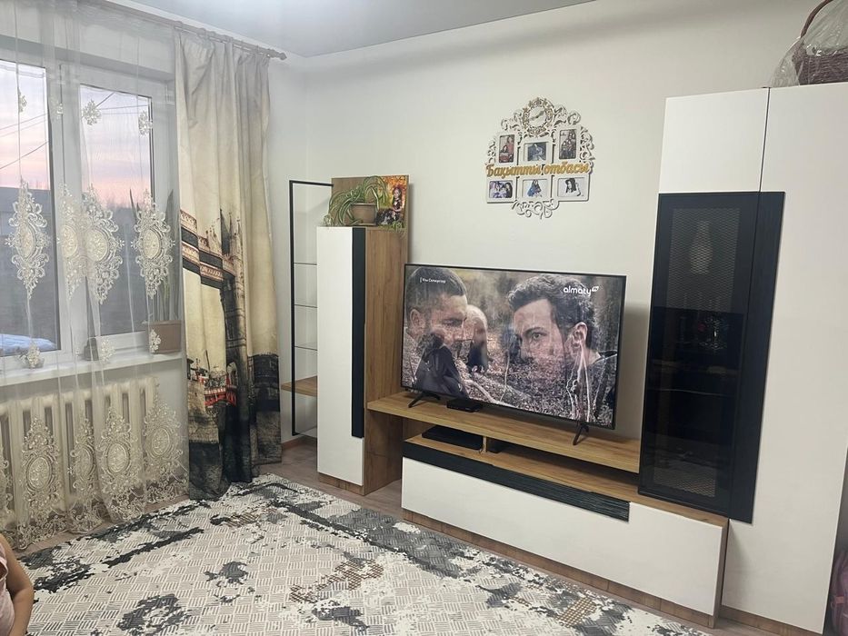 Продам ТВ зону в отличном состоянии