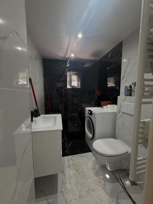 Vând apartament mobilat