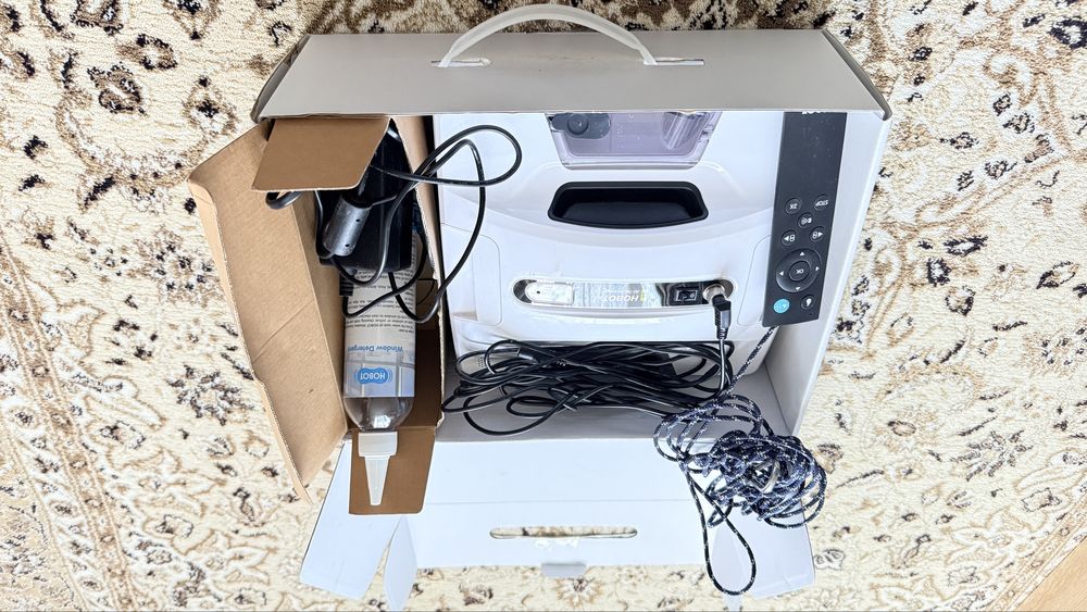 Hobot 2S робот за миене на прозорци