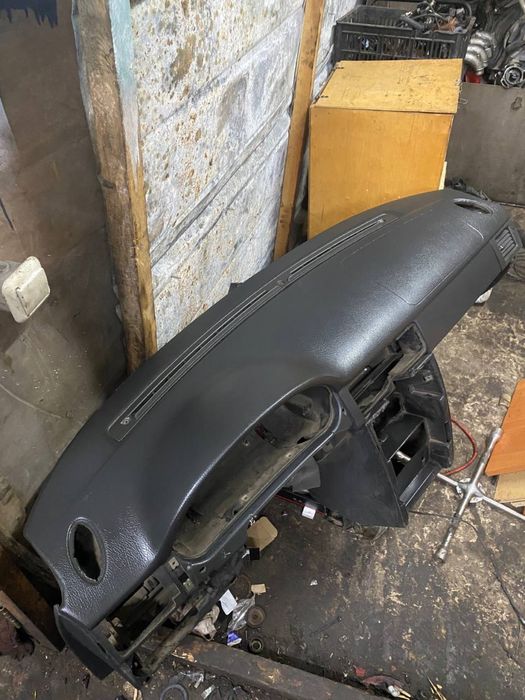 Продам панель приора 1, панель целая