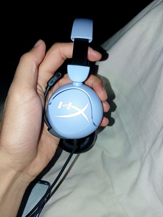 Vând căști hyper x