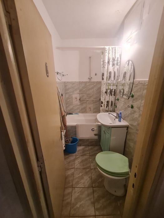 Vind 3camere decomandate mazepa 1 etaj  2