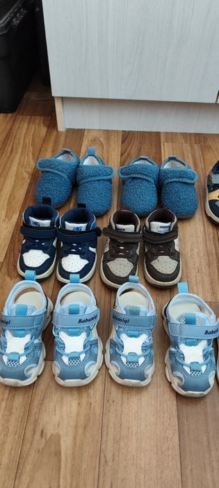 Продам детскую обувь