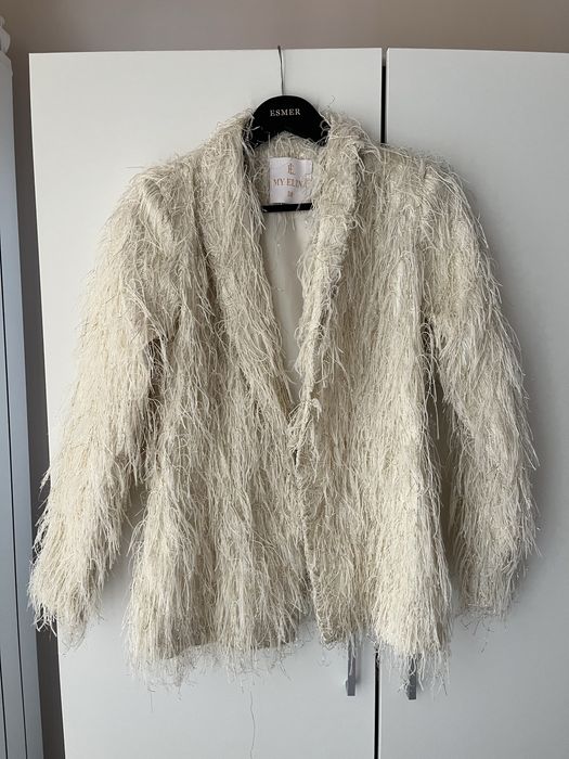 Елегантно сако в екрю 36 S с колан и ресни