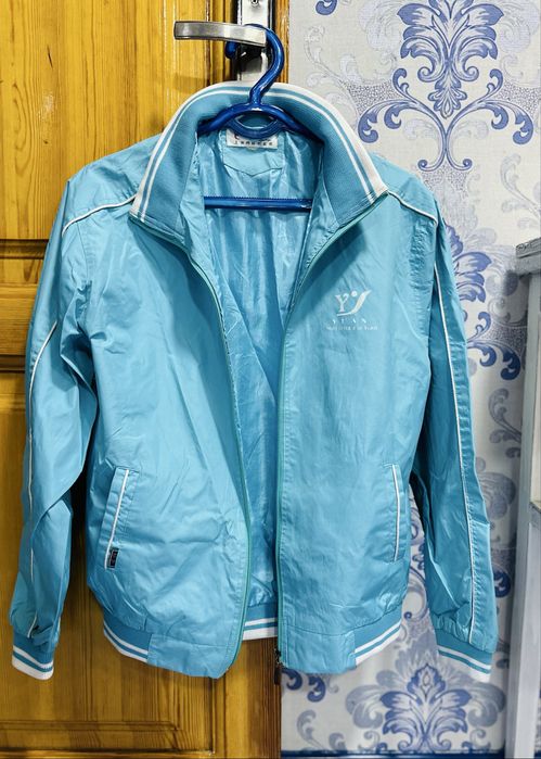 Женские куртки и жемпера за 30000 сум