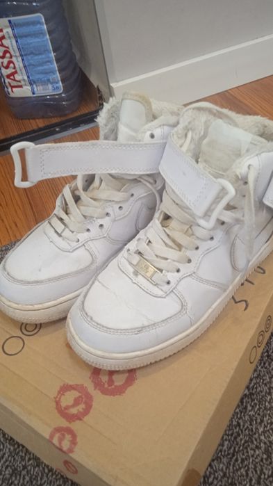 Женские кроссовки 36р