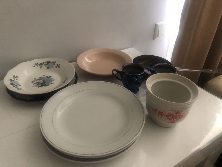 Отдам бесплатно посуду
