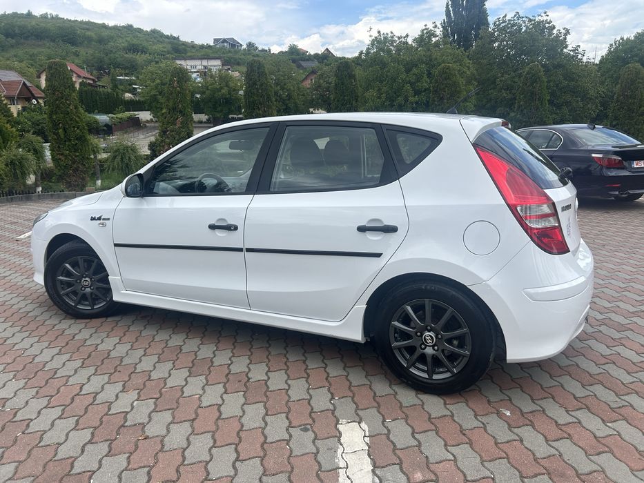 HYUNDAI i30 2011 — imagine 20