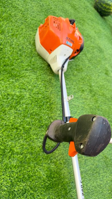 Бензинова моторна косачка с двуръкохватково управление STIHL FS 240 C