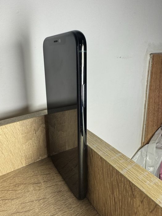 Iphone 11 pro 64bg ПЪЛЕН КОМПЛЕКТ УНИКАТ!!!